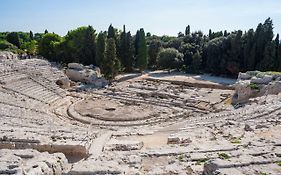 Neapolis Holiday
